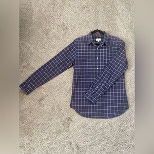 Club Monaco 100% cotton slim grid shirt.  Worn twice very clean 🧼